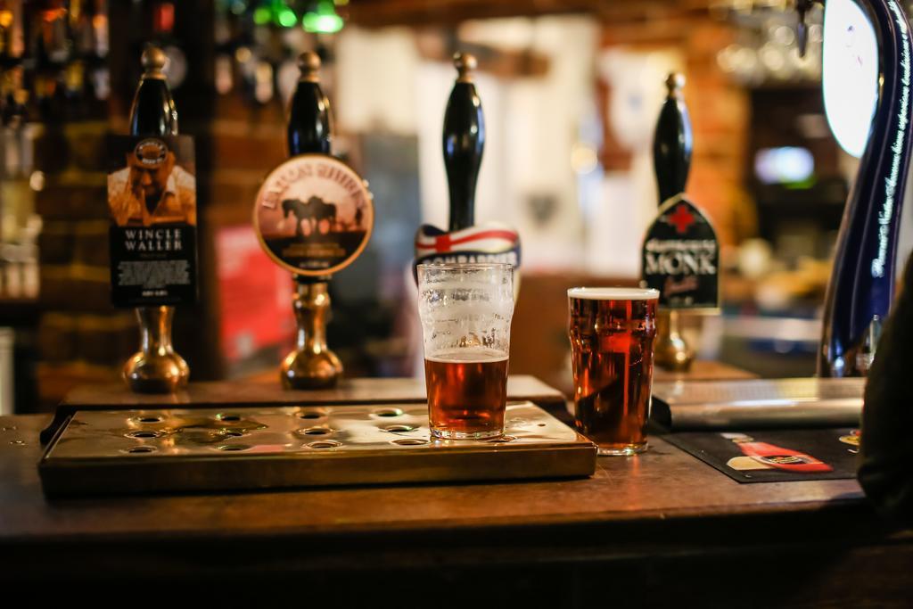 The Plough Inn & Restaurant Конґлтон Екстер'єр фото